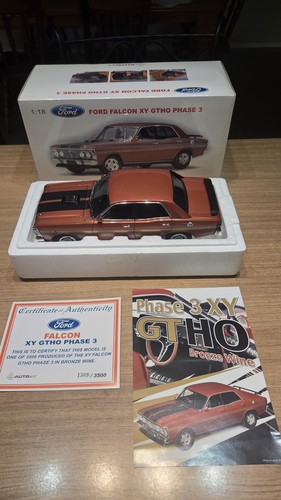 Autoart ford falcon xy - 1:18,